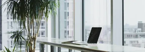 Folders con bolsillos internos para documentos